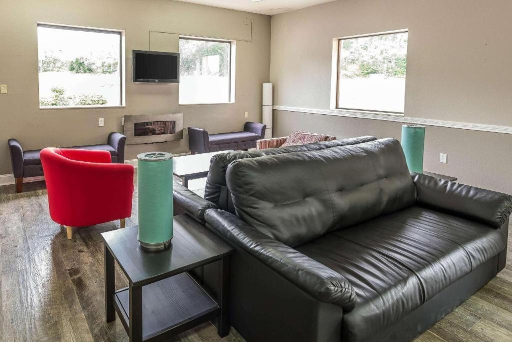 Suburban Studios Mason Hwy 42 מראה חיצוני תמונה