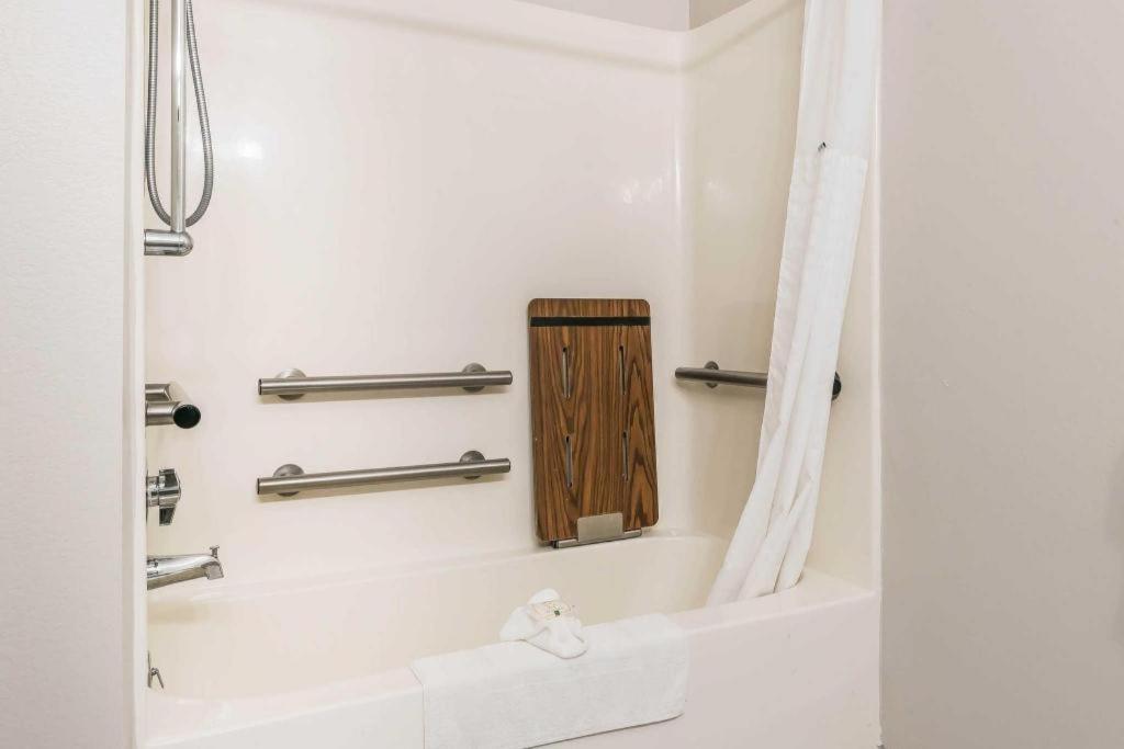 Suburban Studios Mason Hwy 42 מראה חיצוני תמונה