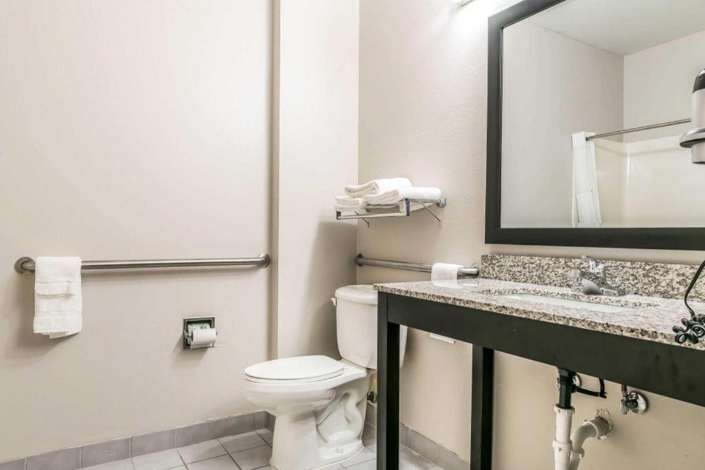 Suburban Studios Mason Hwy 42 מראה חיצוני תמונה