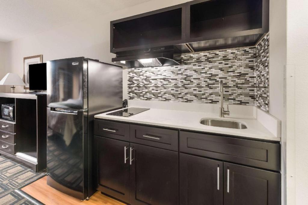 Suburban Studios Mason Hwy 42 מראה חיצוני תמונה