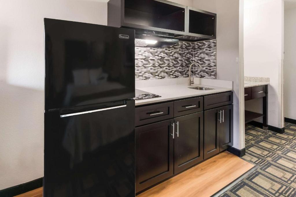 Suburban Studios Mason Hwy 42 מראה חיצוני תמונה