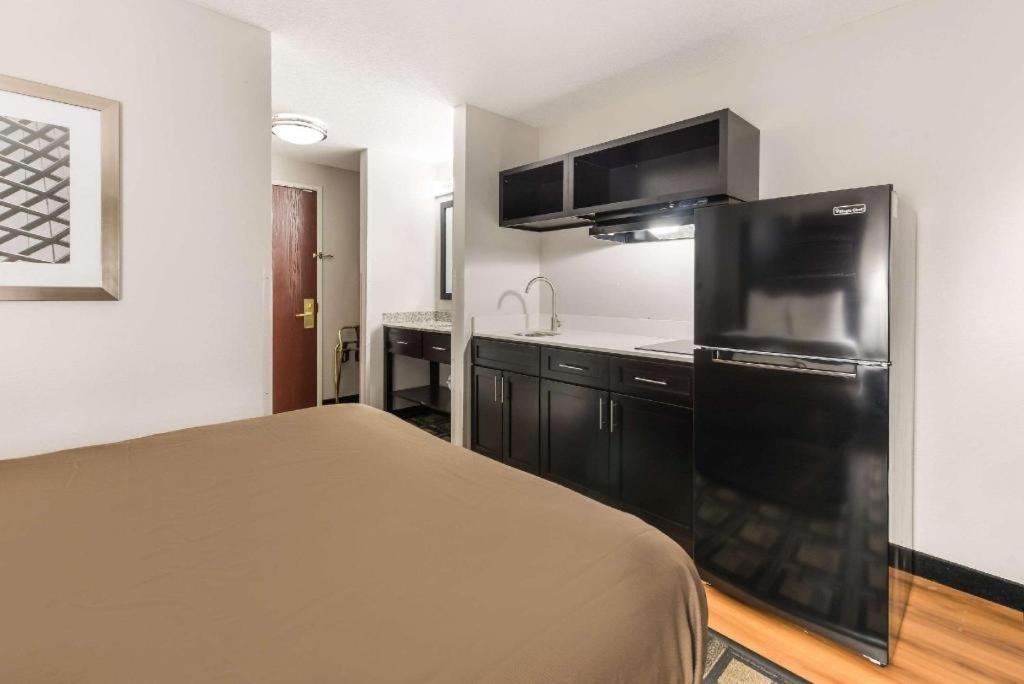 Suburban Studios Mason Hwy 42 מראה חיצוני תמונה